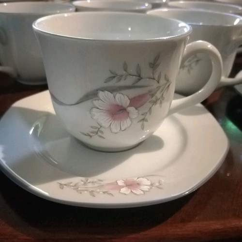 Bavarian porcelain dinnerware set new, 70 pieces