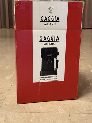Gaggia Milano manual espresso machine like new, black