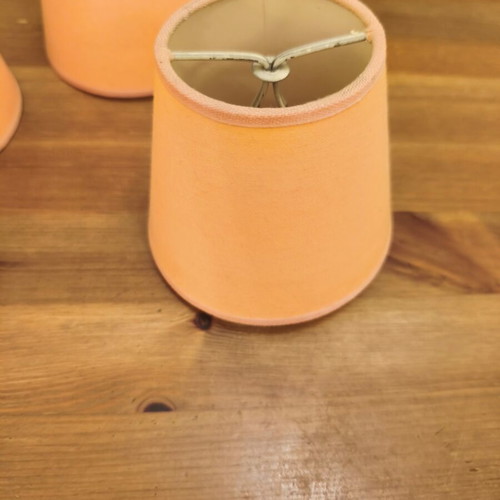 Set of 4 salmon lampshades for clip-on lighting