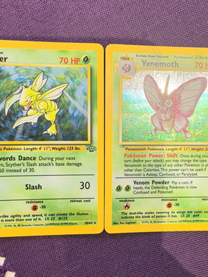 Pokémon holo cards Skyther & Venomoth like new