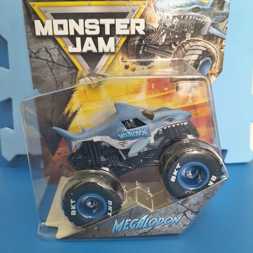 Spin Master Monster Jam Legacy Trucks Megalodon 1:64 scale new