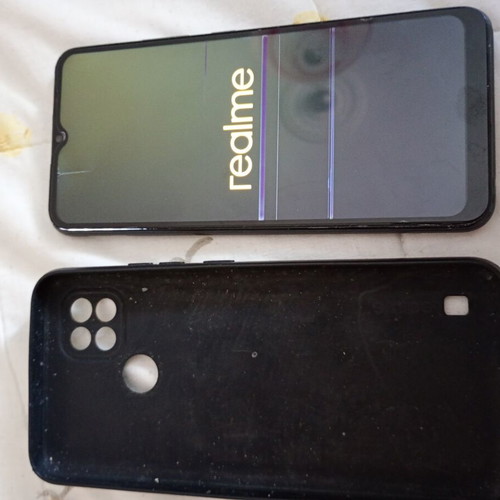 Realme C21 4GB RAM 64GB storage used, defective screen