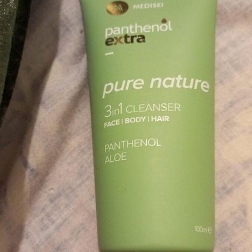 Toiletry bag green with shower gel gift like new