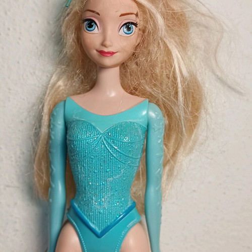 Princess Elsa doll used