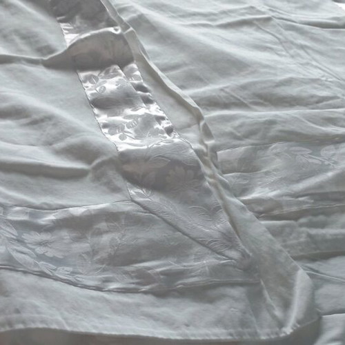 Bridal bedding set like new with satin designs and quilted coverlet
