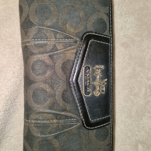 Coach wallet used, black