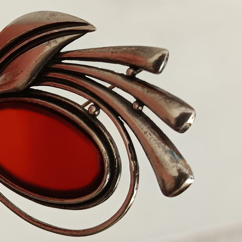 Vintage Art Nouveau Brooch Silver 925 with Carnelian Stone like new