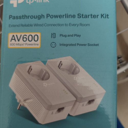 Tp Link Wifi Extender 300 Mbps and Powerline Adapters like new