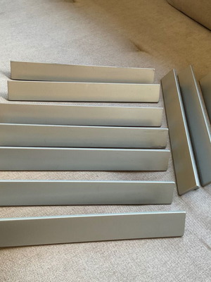 Set of 10 aluminum handles for cabinets