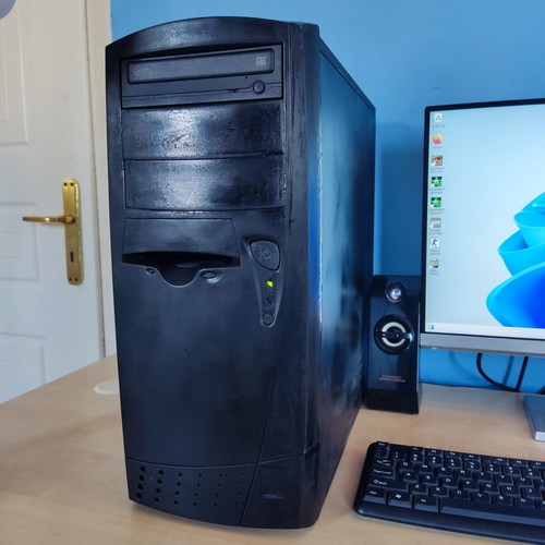 Desktop computer with peripherals, AMD FX-4100 CPU, 6GB RAM, NVIDIA GT 210
