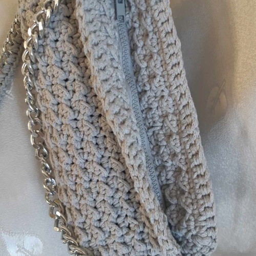 Knitted crossbody bag new with crochet and metal chain