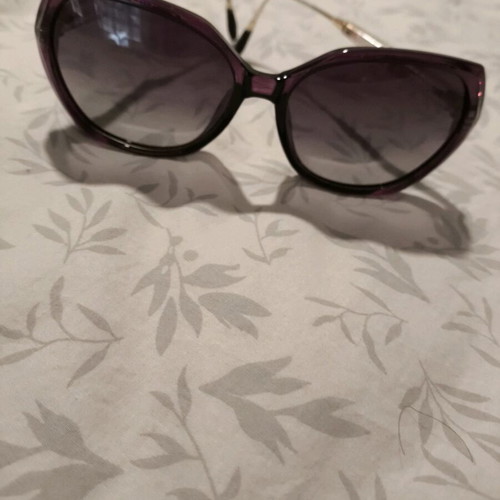 Women's sunglasses like new