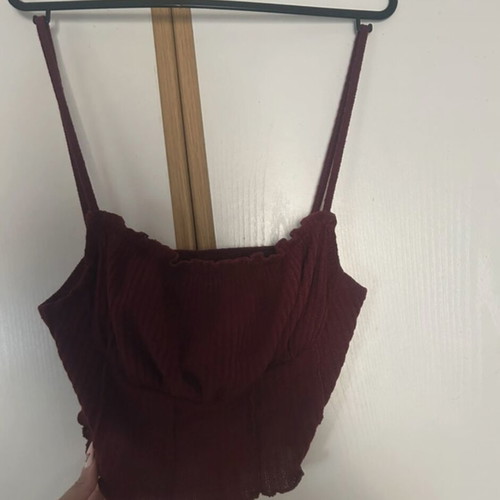 Strap top like new, size M, red
