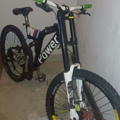 MTB Mountain Bike like new with disc brakes and 27-inch wheels