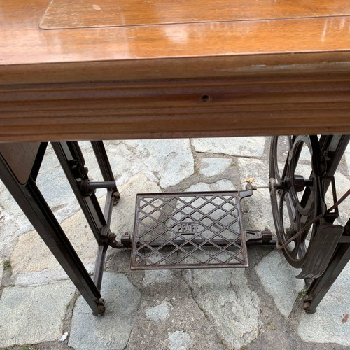 Pfaff sewing machine used treadle cabinet fully functional
