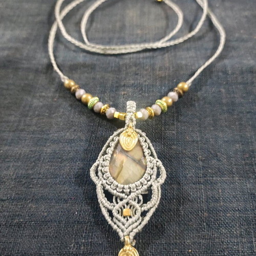 Macrame necklace new with labradorite, metal elements and beads