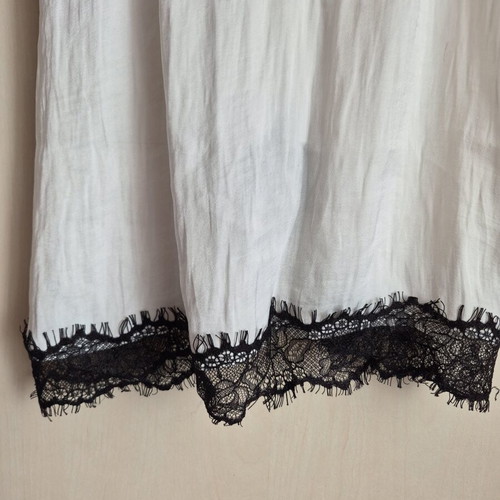 Stradivarius Satin Cami Top used, white with black lace, size M