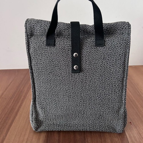 The Lunch Bags insulated food bag like new with Thermo Hot and Cold