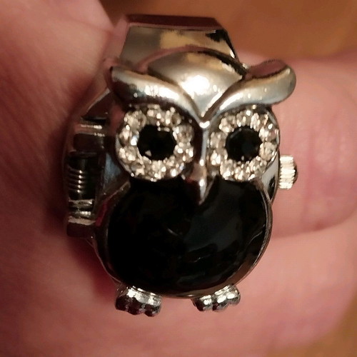 Owl watch ring adjustable used, black and silver