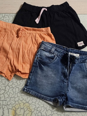 Girls' shorts set of 3 pieces like new, sizes 8-10 years