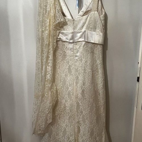 Wedding dress A-Style like new, alpha shape with lace and organza bolero ivory