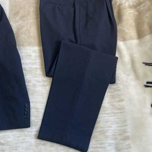 Hugo Boss men's wool suit gray No 50 like new