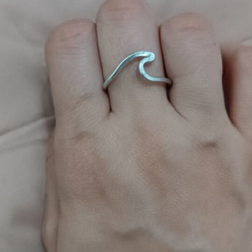 Wave ring adjustable, handmade from aluminum wire, silver color