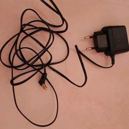 AC/DC power supply with DC barrel plug like new