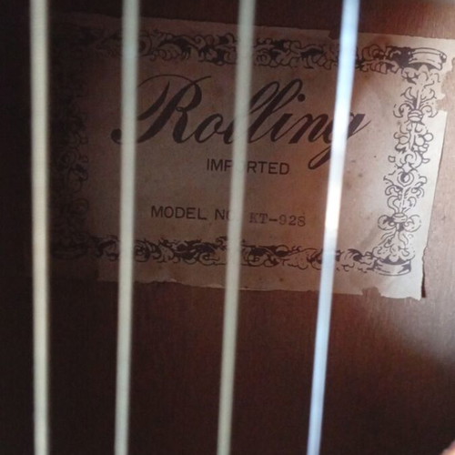 Guitar refurbished for beginner steps