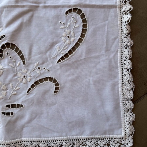 Handmade Semen linens new in excellent condition