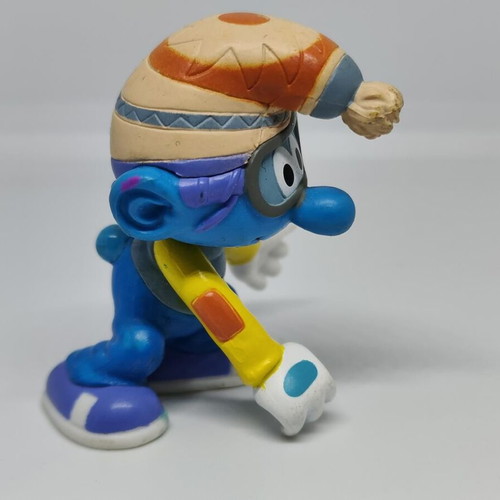 Smurf Skiier Figure Peyo like new, collectible