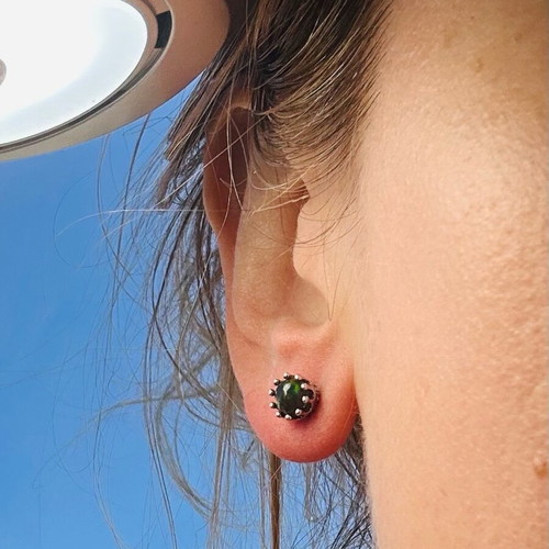 Green opal stud earrings 925 sterling silver new, crown screw back