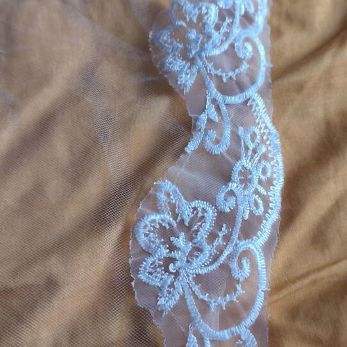Wedding Veil with Embroidered Floral Lace 140x110 cm new, white