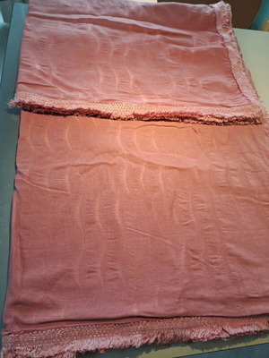 Bed covers like new, 2 single, lined, double-sided