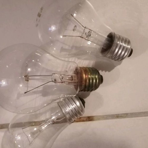 Incandescent bulbs used, pack of 4.5 pieces