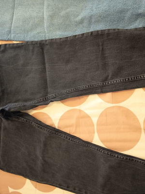 H&M maternity jeans medium size, like new, black and blue, pack of 2