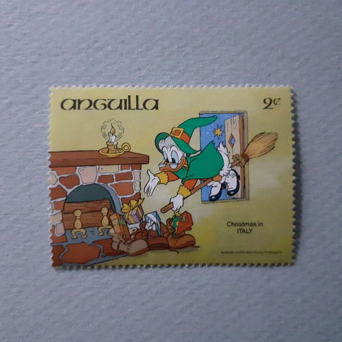 Disney Celebrates with Christmas Around the World Stamp Set 6 Mint