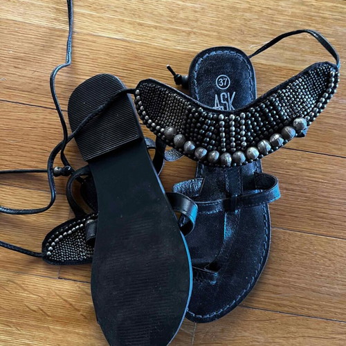 Leather vintage black sandals new, decorated with metal pearls