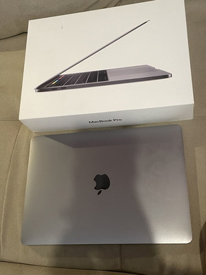 Apple MacBook Pro 13” i5, 8GB RAM, 256GB SSD