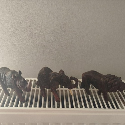 Wooden jungle animals set of 3 like new, carved table decorations