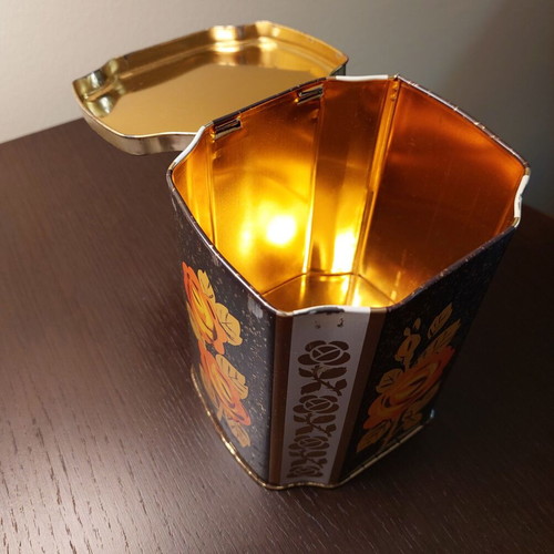 Metal vintage collectible box used, Made in Great Britain 1980s
