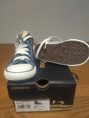 Παιδικό αθλητικό παπούτσι Converse Chuck Taylor All Star No 23 σαν καινούργιο, μπλε