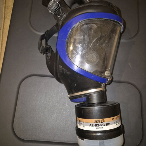 Drager full face mask like new with A2-B2-P3 filter