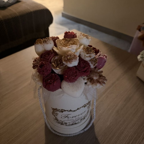 Decorative candles new with pleasant scent in various sizes