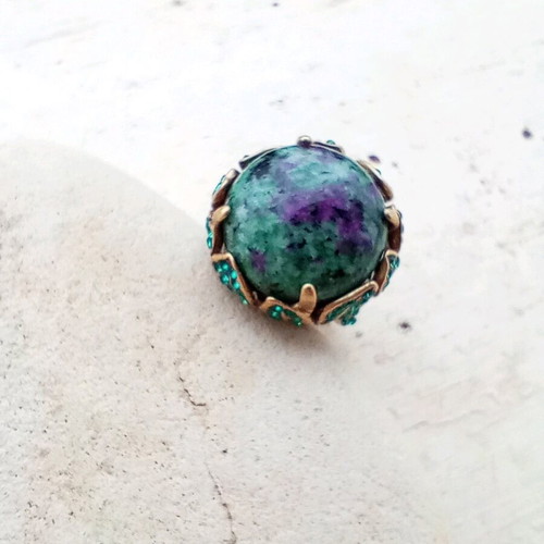 Gold-plated ring with ruby, zoisite and crystals new