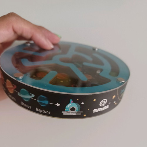 Svoora toys like new, set of 3 space-themed items