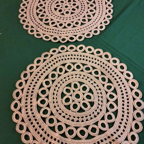Vintage round doilies set of 2, beige, lace yarn, new