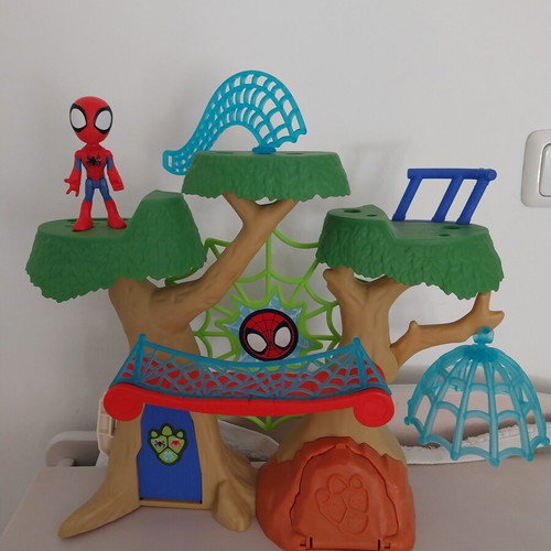 Hasbro Marvel Spidey And His Amazing Friends Dino Webs Treehouse Playset used