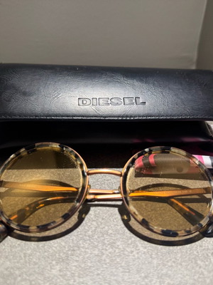 Diesel round sunglasses like new, brown