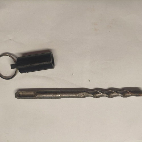 Clip for SDS drill bits set of 3 like new with ring